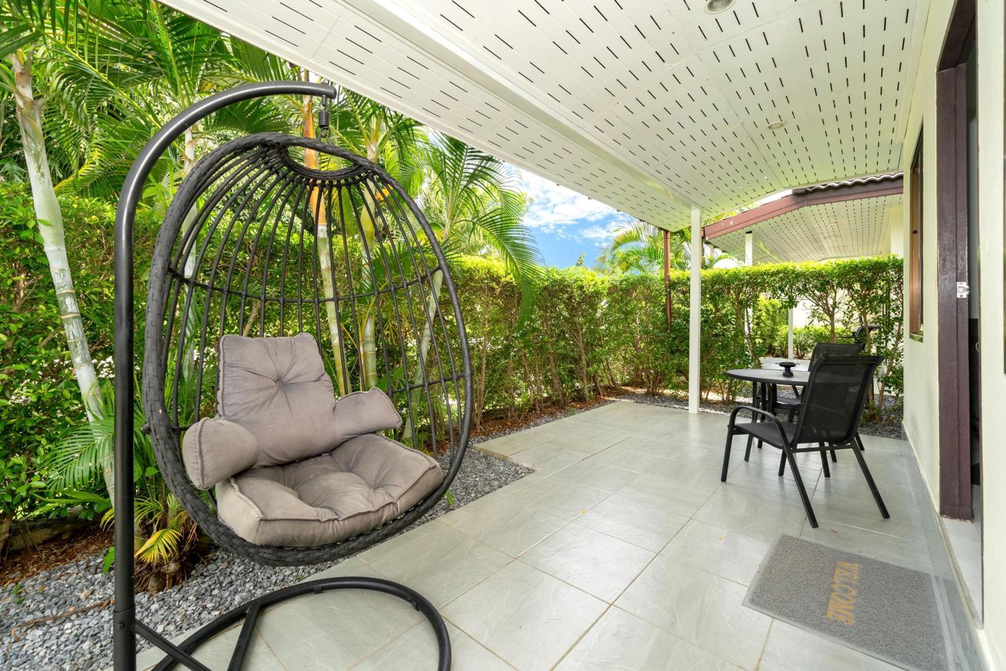Oxavia Garden Oasis In Nai Harn - Your Private Tropical Garden With 3 Cabins And Jacuzzi Rawai Exterior foto